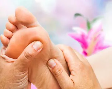 La Riflessologia Plantare, l’Auto-Guarigione a portata di piedi